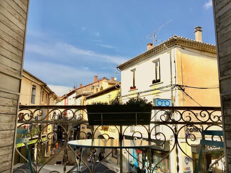 Coeur Du Centre Ville Avec Balcon LʼIsle-sur-la-Sorgue Eksteriør billede
